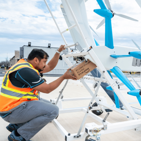 Amazon testa la consegne col drone in Italia (#1684533)