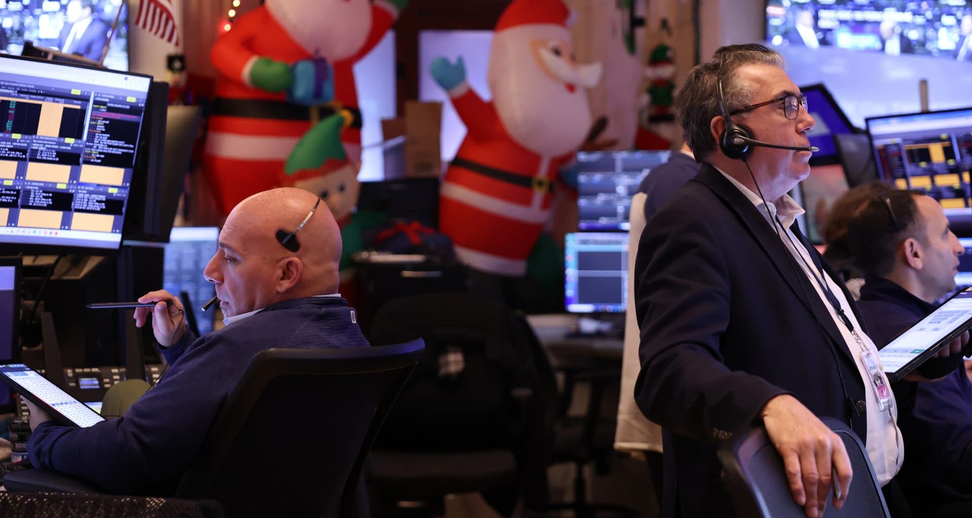 Dow dips more than 100 points, falling for the first time in 5 sessions: Live updates