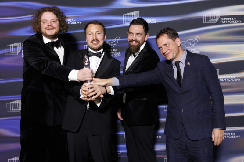 Latvija svin! Eiropas Kinoakadēmijas balvu ceremonijā labākās animācijas filmas godalgu saņem Zilbaloža “Straume”