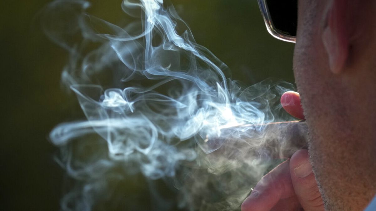 Health ministers buck Parliament to green-light stronger tobacco restrictions