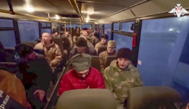 La Russie et l'Ukraine échangent des centaines de prisonniers de guerre