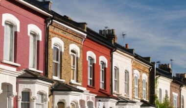 UK average house prices for November hit a new record high