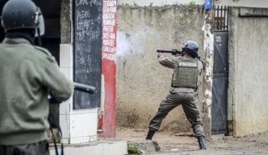 6K Inmates Riot, Escape High-Security Prison