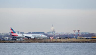 American Airlines peatas tehnilise probleemi tõttu tunniks kõik oma väljuvad lennud