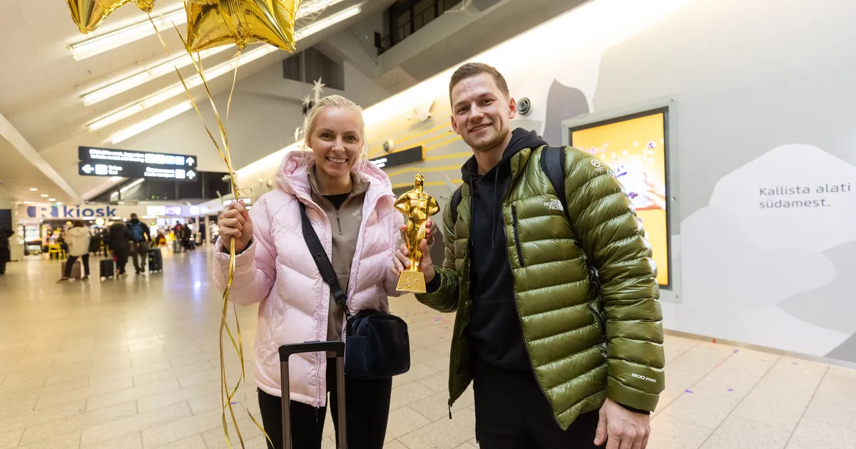 GALERII ⟩ Aasta võistkonnale anti lennujaamas üle kuldne Kristjan