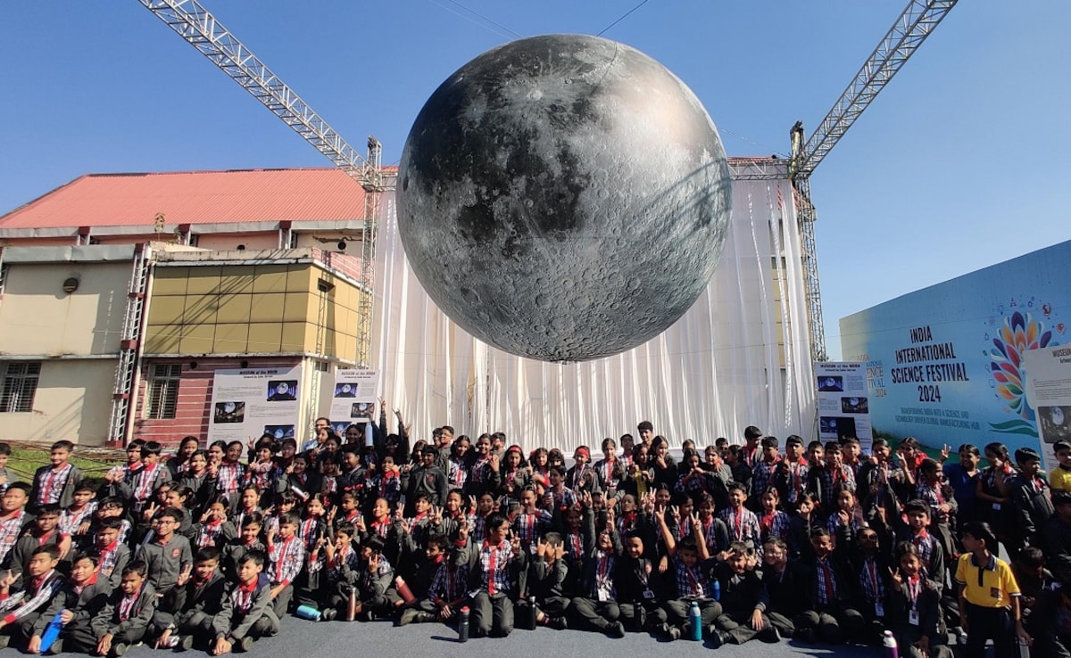 Massive Moon Replica At IIT