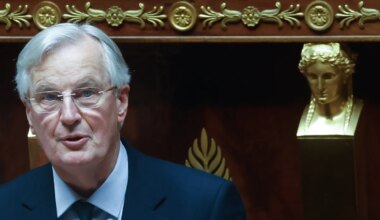 Francia se asoma de nuevo al abismo político, con el Gobierno en vilo - El Mundo