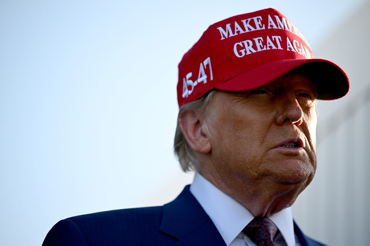 Trump Fires Early Warning Shot at Dollar’s Would-Be Challengers