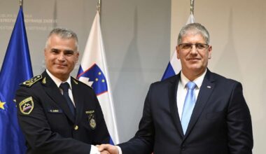Omrežja nedotakljivih: Ozadje boja za oblast nad policijo