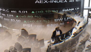 France Budget: For Big Bond Funds, It’s Too Soon to Buy French Debt Again