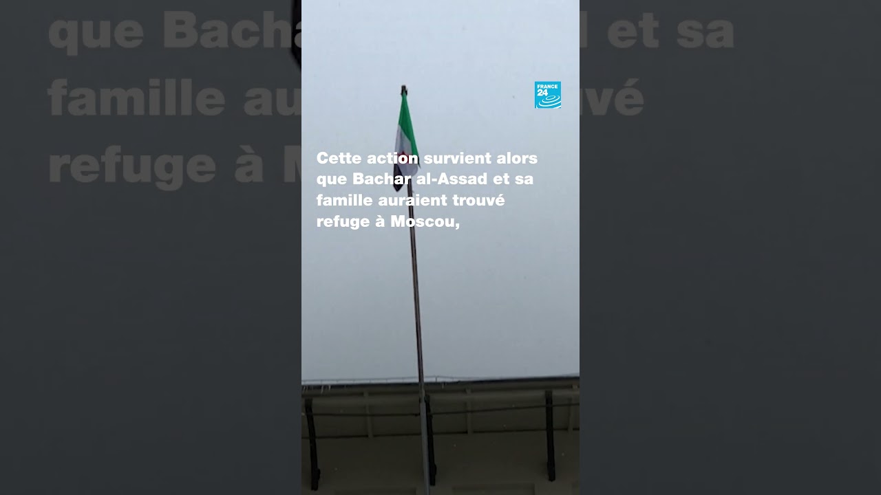 Russie : le drapeau des rebelles syriens hissé sur l’ambassade de Syrie à Moscou • FRANCE 24
