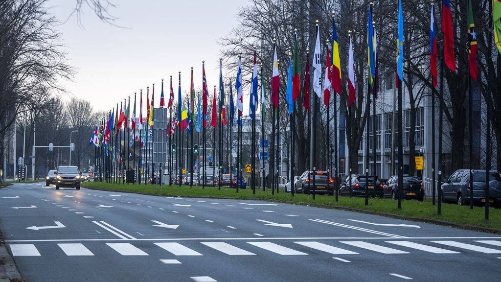 weg langer dicht, bomen verhuisd