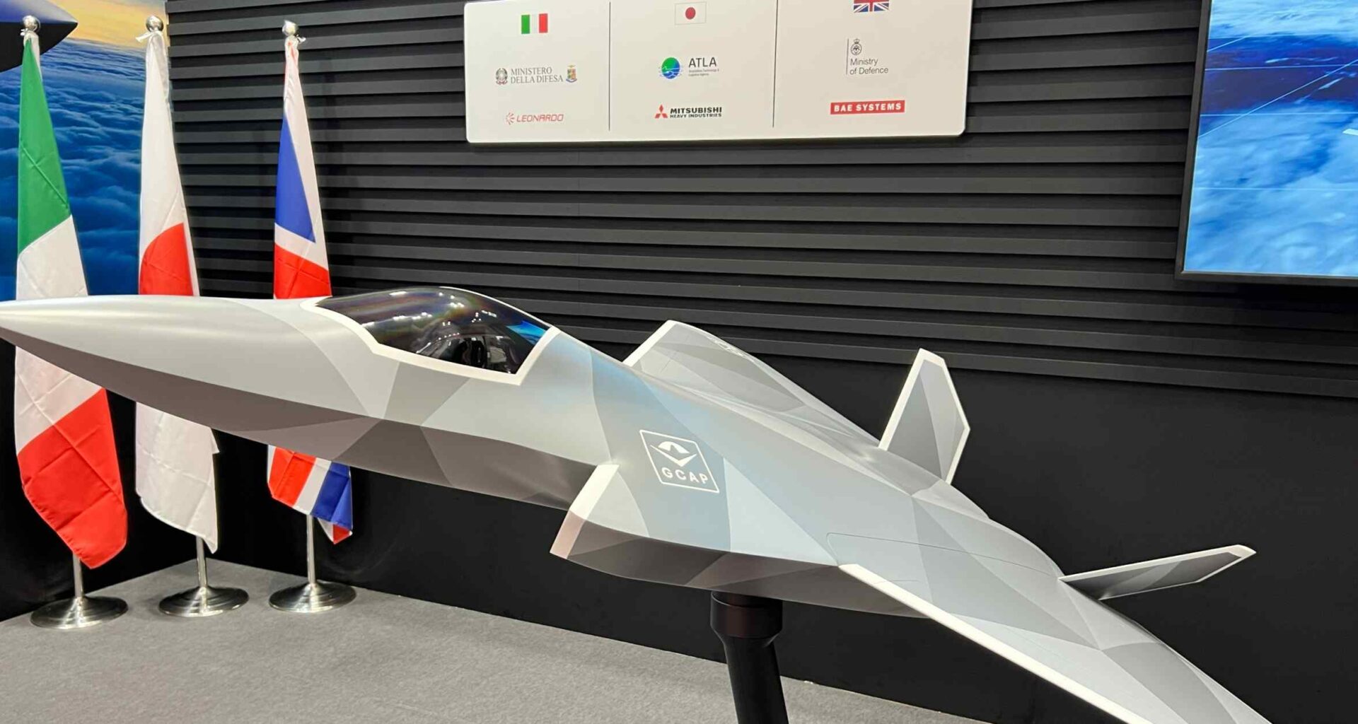 Japan, Britain and Italy to invest equally in fighter jet JV