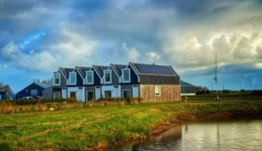 Duurzame 'vissershuisjes' op Texel na vijf jaar weer tegen de vlakte