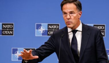 le chef de l'Otan met en garde contre la menace russe