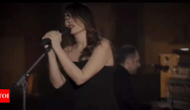 Iranian singer Parastoo Ahmadi performs online concert without hijab, faces prosecution