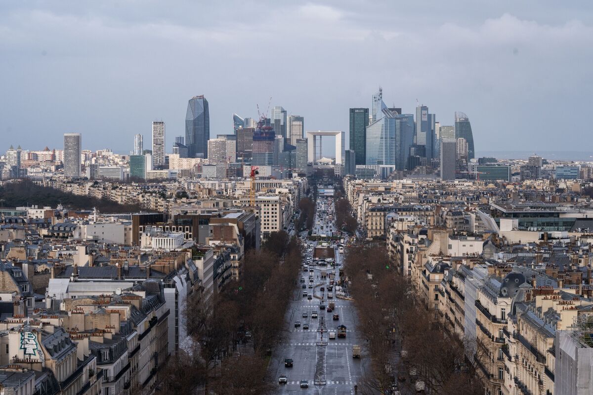 France’s Political Impasse Amplifies Economic Challenges