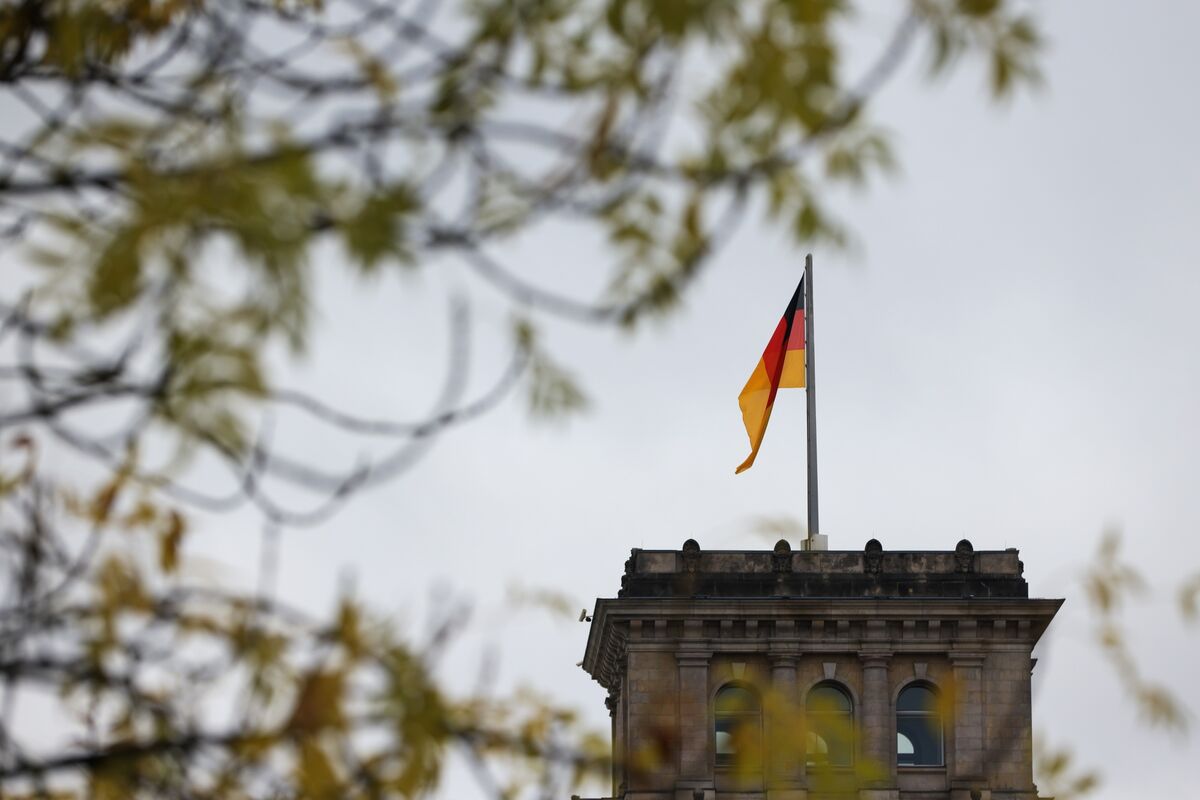 Germany’s ‘Debt Brake’ Backed by Conservatives in Election Plan