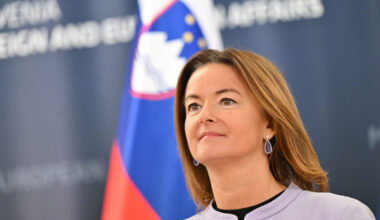 Vlada imenovala nove veleposlanike. Med njimi tudi tesni sodelavci ministrice