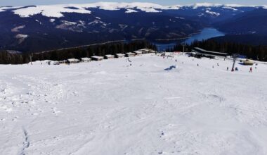 Destinații pentru schi de Crăciun în România. Ce pârtii sunt deschise