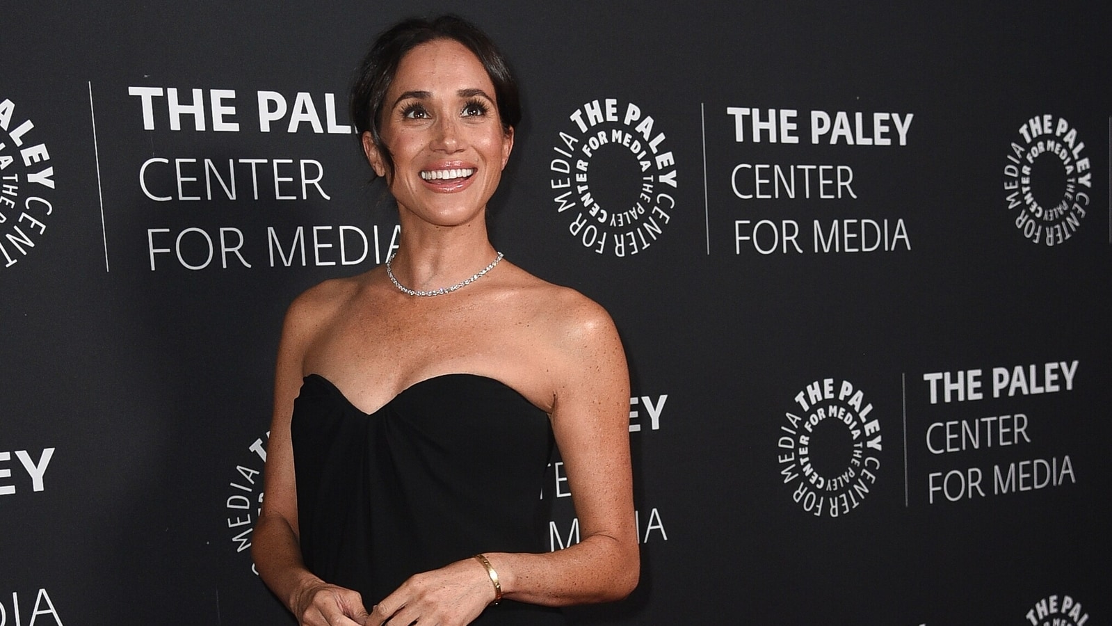 Meghan Markle aims to ‘transform herself into American royalty’ but…
