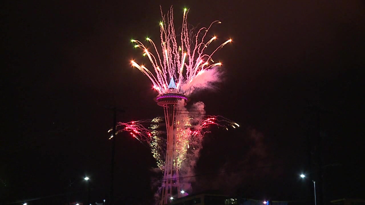 Crews prepare for Space Needle NYE fireworks show