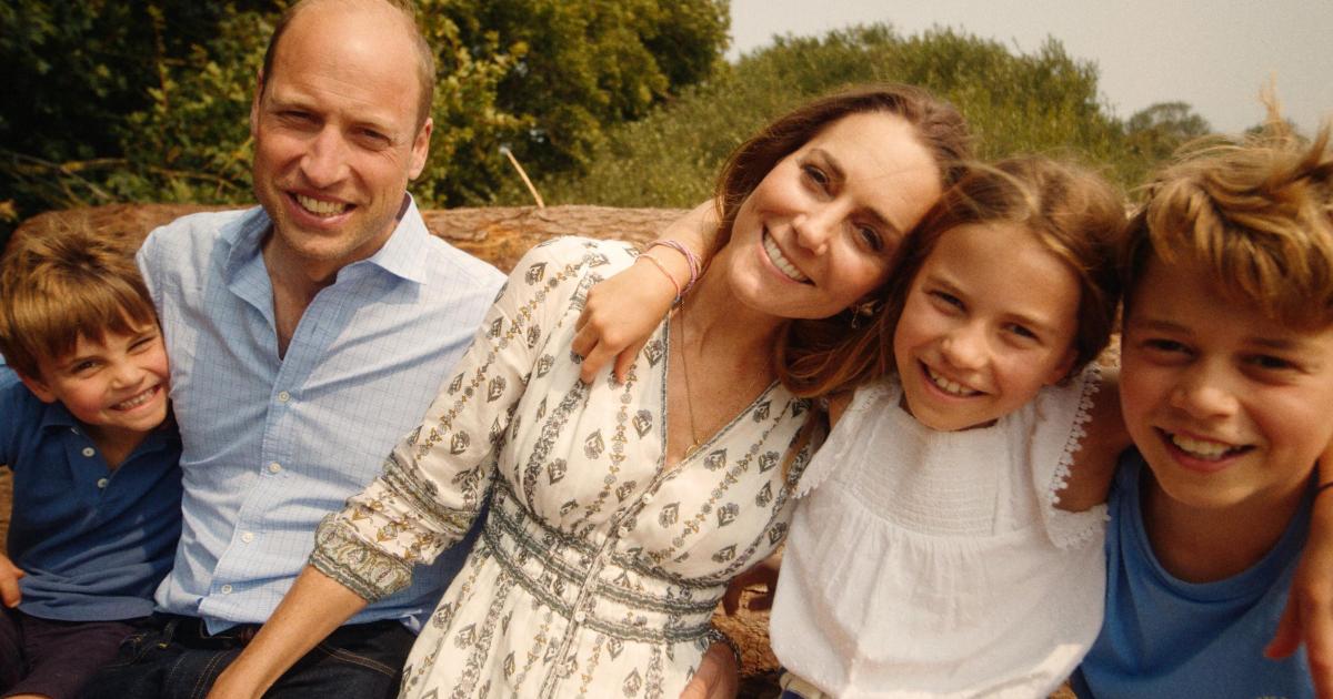 Kate and William choose family shot for Christmas card photograph