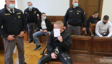 Skupinsko posilstvo na pokopališču: višje sodišče zahteva ponovitev sojenja
