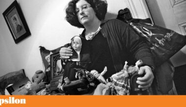 Adília Lopes (1960-2024): uma poesia que abomina a crueldade | Livros