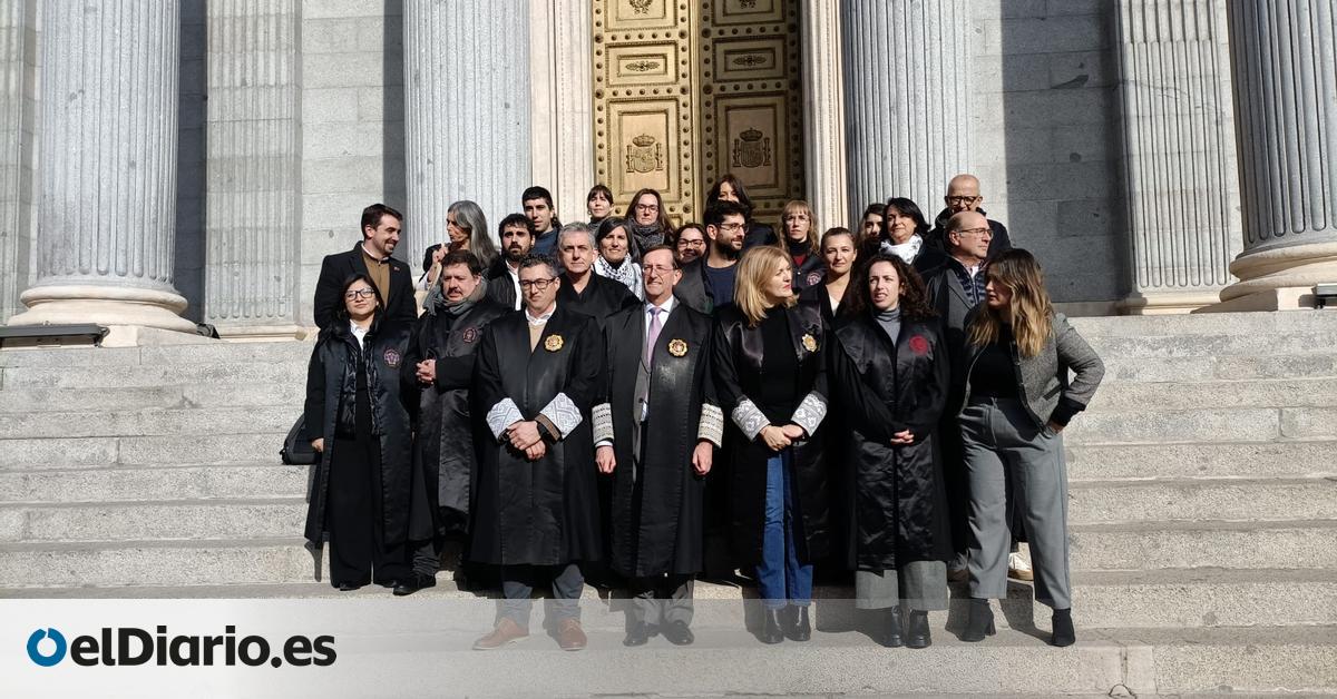 juristas exigen al Ejecutivo y Legislativo que cumplan con el derecho internacional