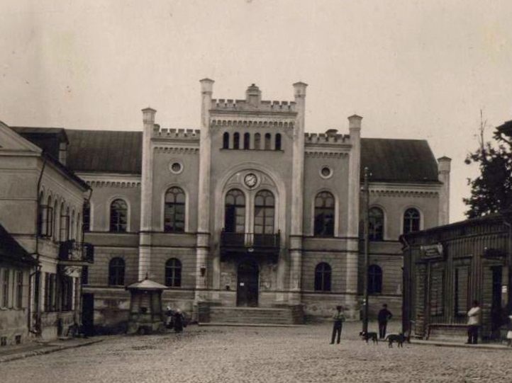 "Lietpratīga saimniekošana nav iespējama". Kā klājās pašvaldībām Latvijā pirms simt gadiem