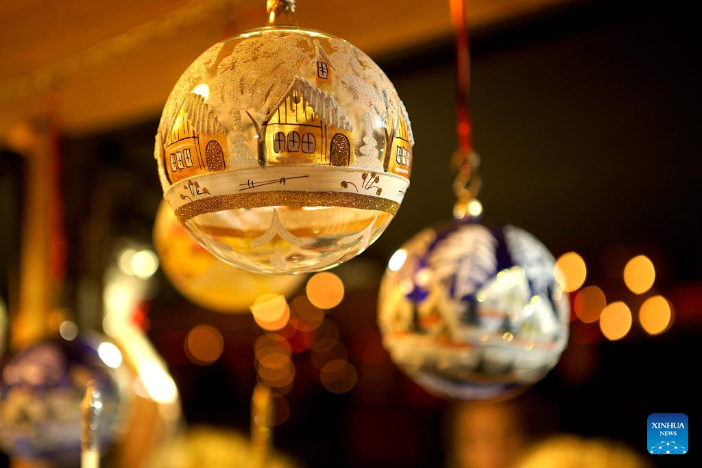 People prepare for upcoming Christmas in Prague, Czech Republic-Xinhua