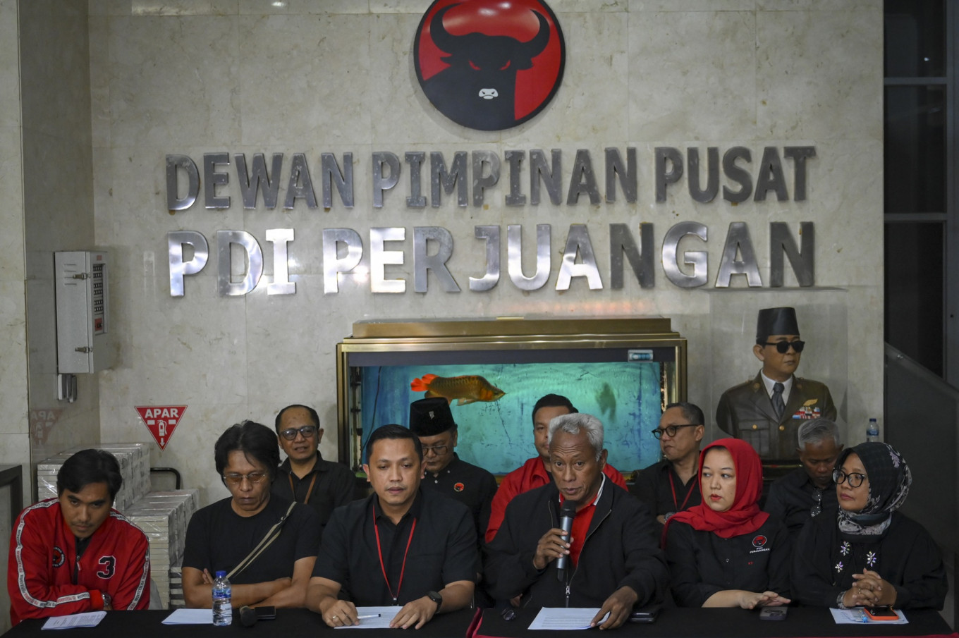 PDI-P to mount defense against graft case