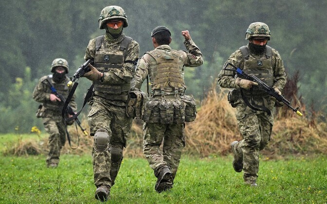 Estonian instructors training Ukrainian troops in England | News