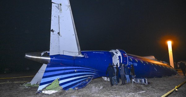 38 са загиналите в самолетната катастрофа в Казахстан