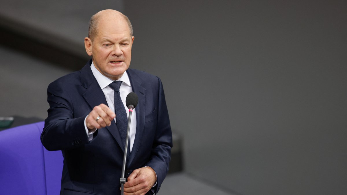 Germany's Scholz tells Ukrainian refugees to find work or go back