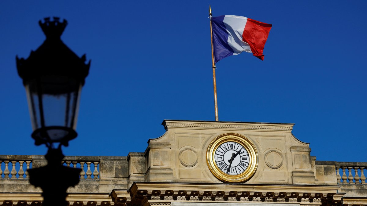 Political chaos in France, Germany adds woes to Europe's economy
