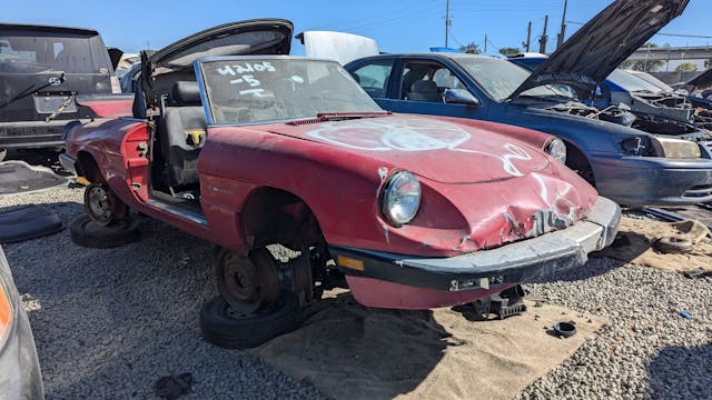 1987 Alfa Romeo Spider front three quarter