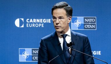 "Gefahr bewegt sich auf uns zu": NATO-Chef fordert "Kriegsmentalität" von Verbündeten