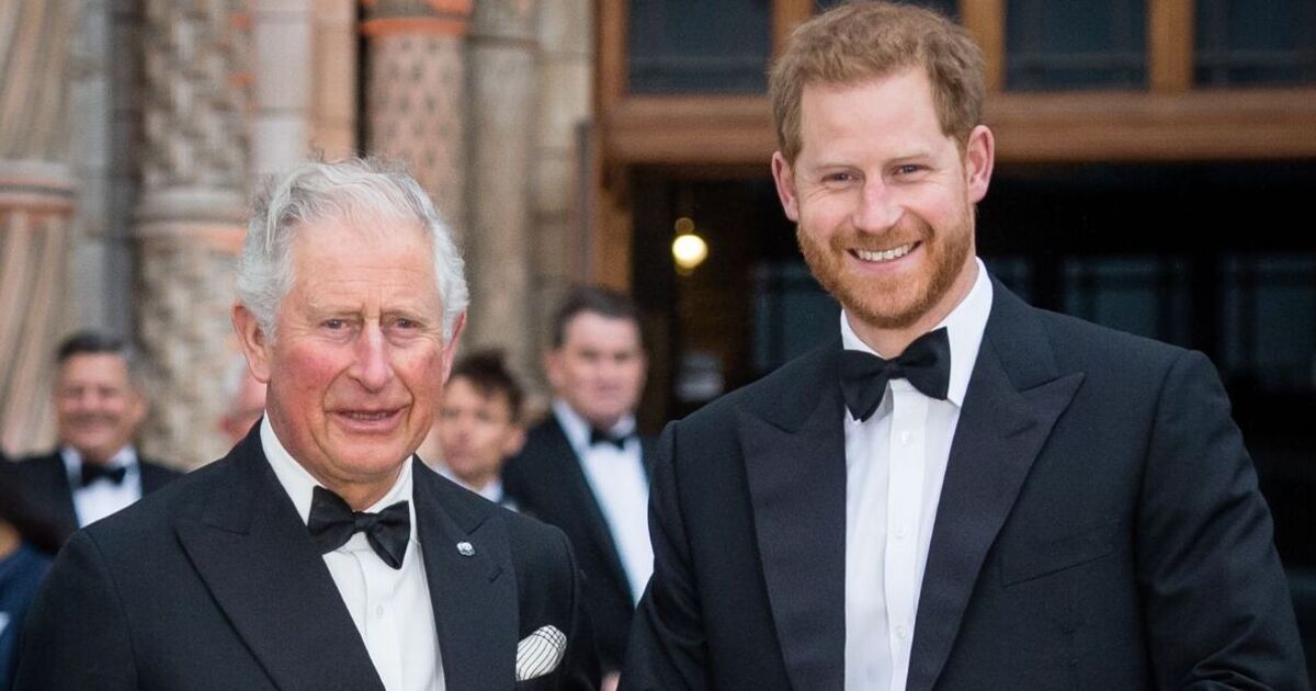 Prince Harry urged to 'pull himself together and extend olive branch' | Royal | News