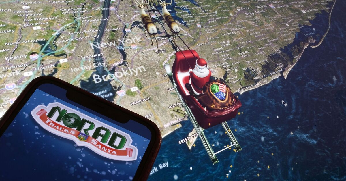 Where is Santa now? Track Father Christmas as he arrives in UK | World | News