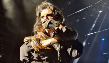 ALICE COOPER Announces Appearance At Greece's Rockwave Festival 2025 - "Join Us Won't You"