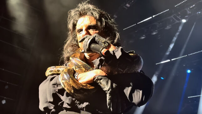ALICE COOPER Announces Appearance At Greece's Rockwave Festival 2025 - "Join Us Won't You"