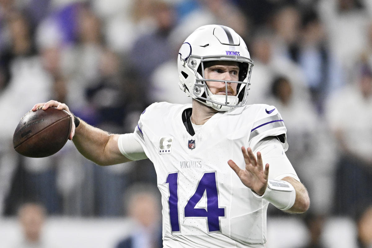 Vikings roll over Bears, Falcons fend off Raiders on Monday Night Football doubleheader