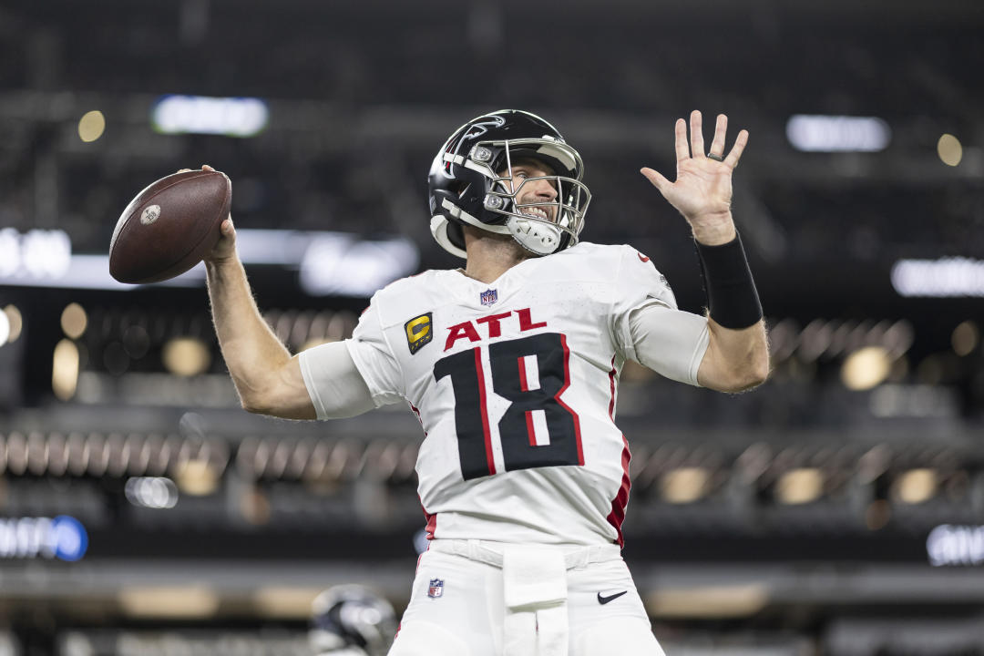 LAS VEGAS, NEVADA - DECEMBER 16: Kirk Cousins #18 of the Atlanta Falcons looks to pass during an NFL Football game against the Las Vegas Raiders at Allegiant Stadium on December 16, 2024 in Las Vegas, Nevada. (Photo by Michael Owens/Getty Images)