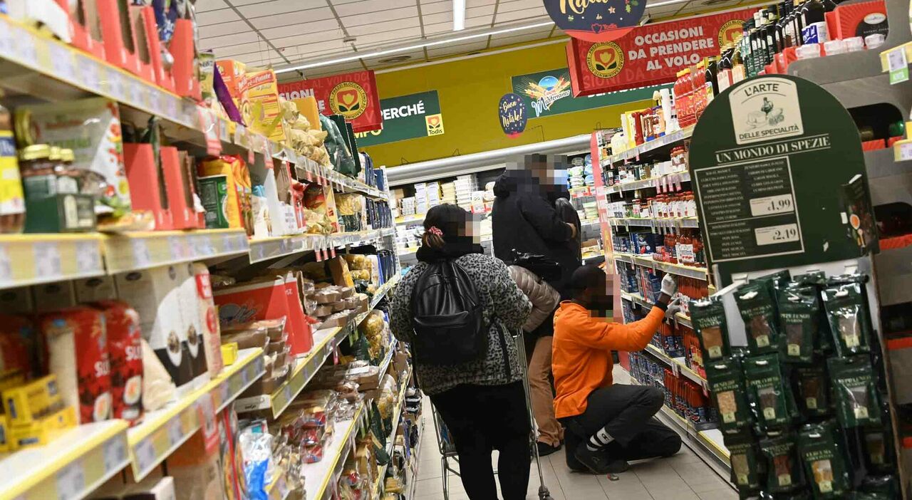 Supermercati aperti la vigilia, a Natale a Santo Stefano: la lista completa per il 24, 25 e 26 dicembre - ilmessaggero.it