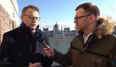 Budapestről harcol a jogállamért a körözött politikus, akit Magyarország bújtat a lengyel igazságszolgáltatás elől