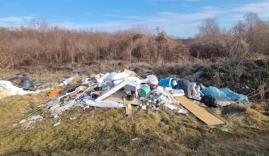 Depozitare ilegală de gunoaie semnalată în Florești FOTO