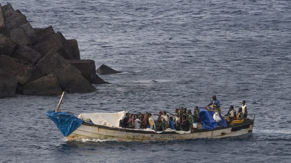 Spain arrests 7 men accused of killing 4 asylum seekers en route from Africa to the Canaries – Firstpost