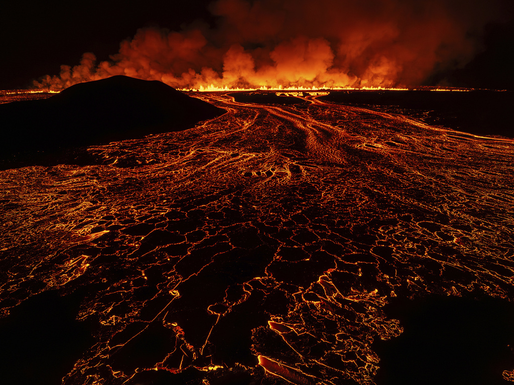 AP freelancer blows the opposition away with Iceland volcano coverage